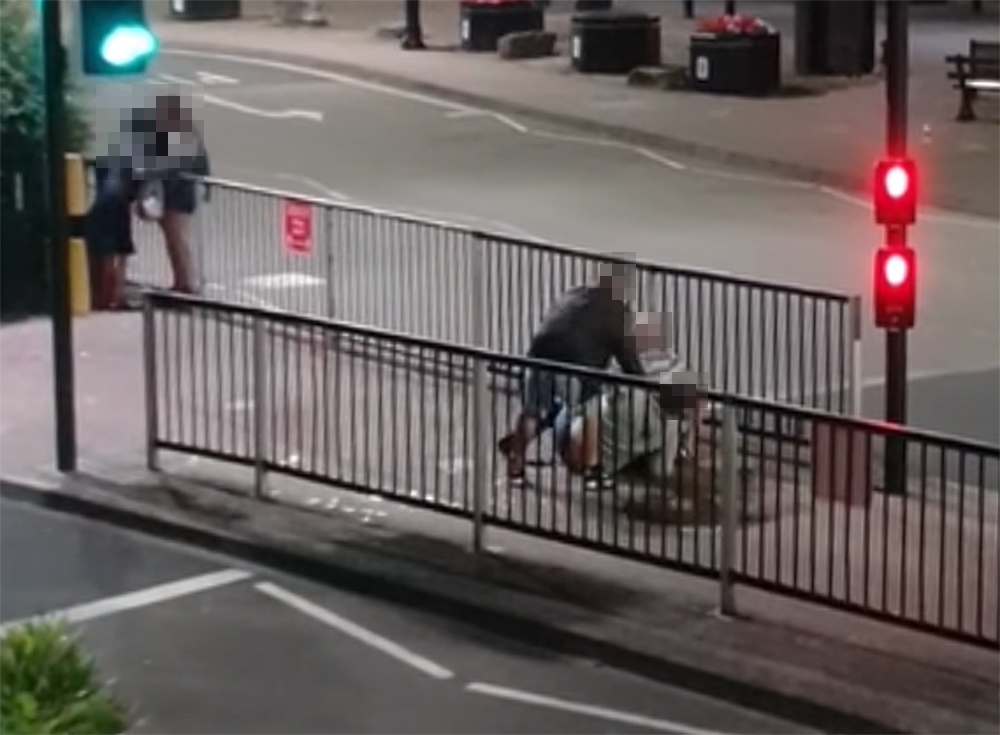 2 MEN ARRESTED ON SUSPICION OF AFFRAY AFTER FIGHT ON RYDE ESPLANADE