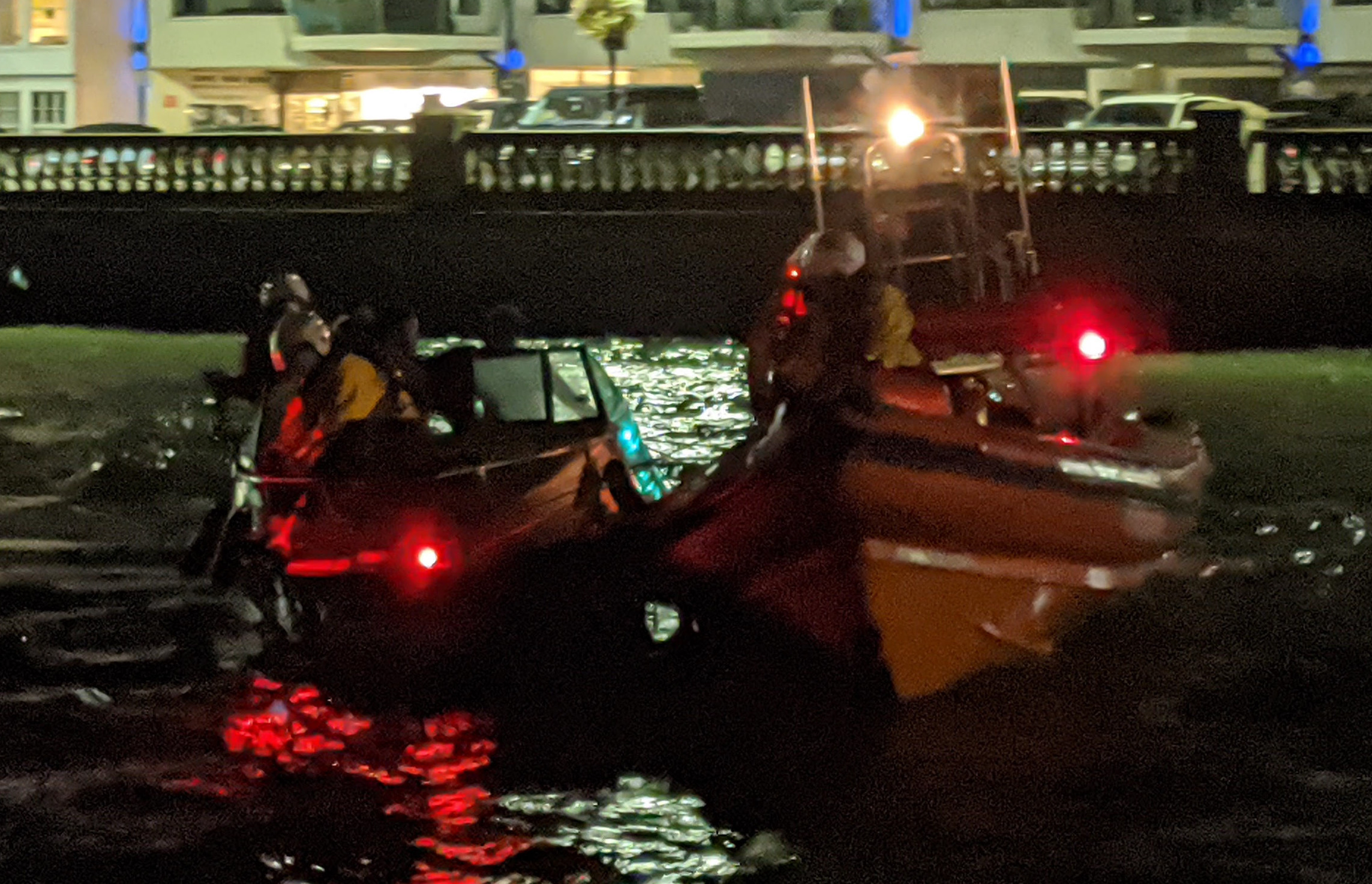 3 DRUNKEN SAILORS RUN BOAT AGROUND AT EAST COWES