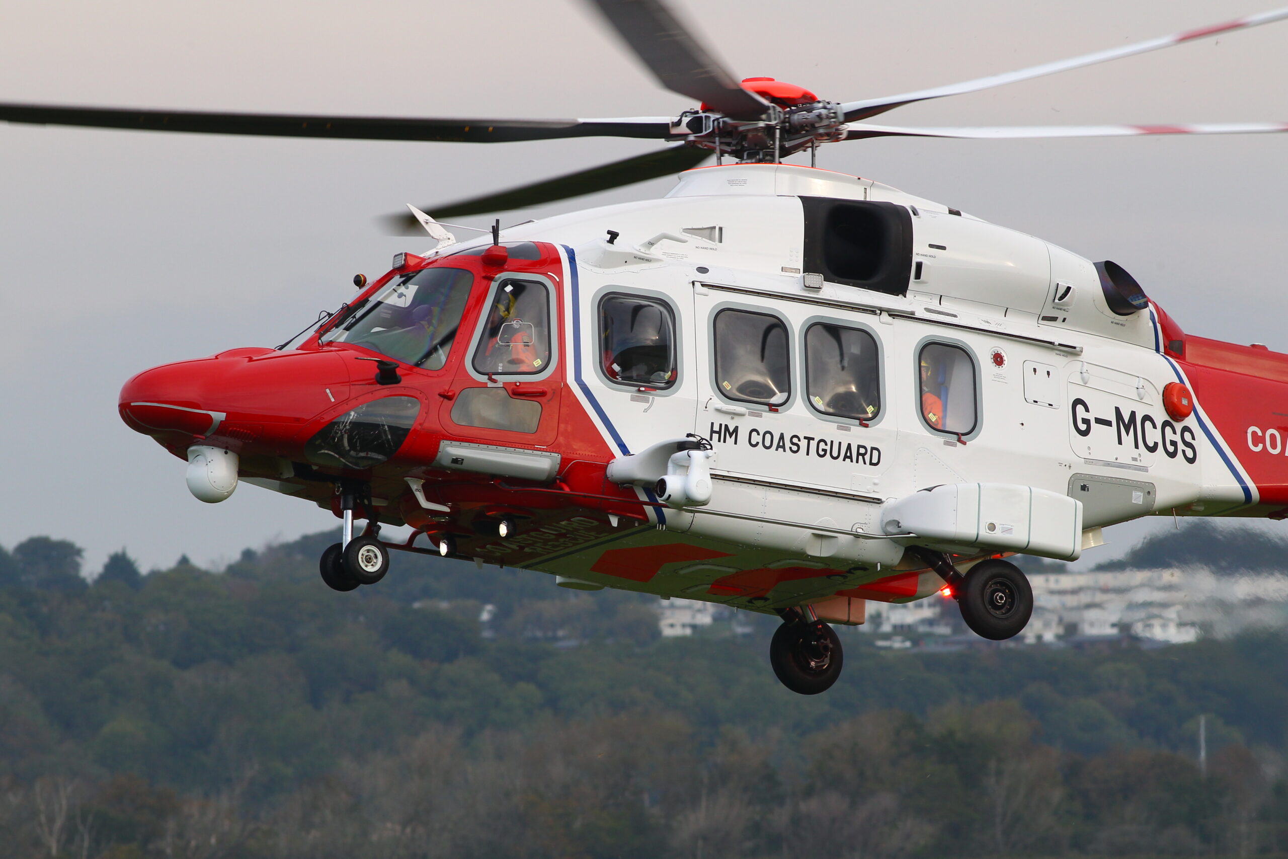 PLANE CRASH FEARS LEAD TO EMERGENCY RESPONSE AT BEMBRIDGE AIRPORT