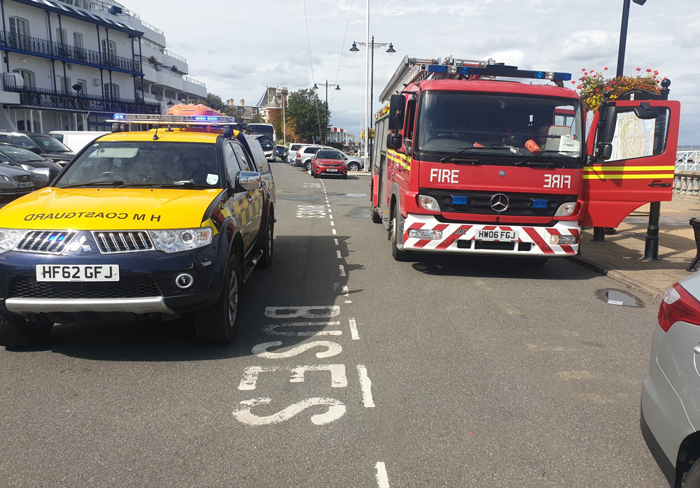 FIRE CREWS AND COASTGUARD CALLED TO SUSPECTED BOAT FIRE