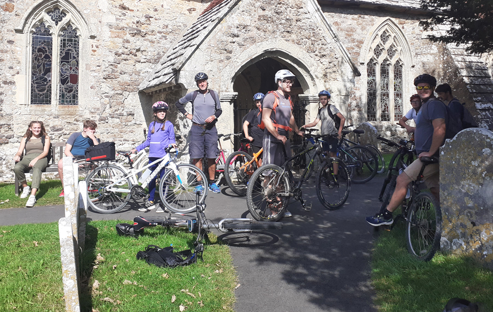 SOUTH WIGHT AREA YOUTH GET ON THEIR BIKES FOR ‘RIDE AND STRIDE’