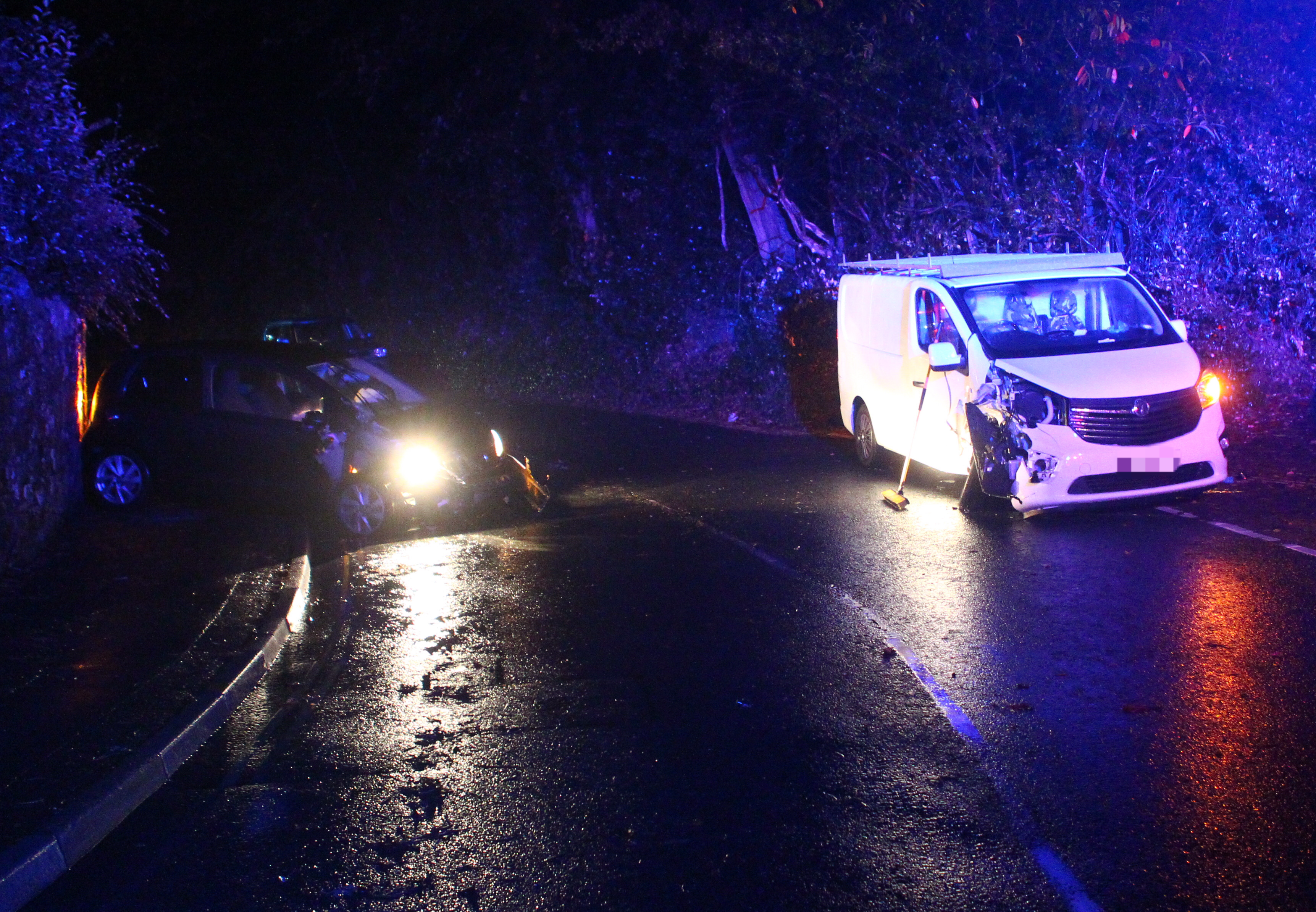 VAN AND CAR COLLIDE AT BRADING IN WET CONDITIONS