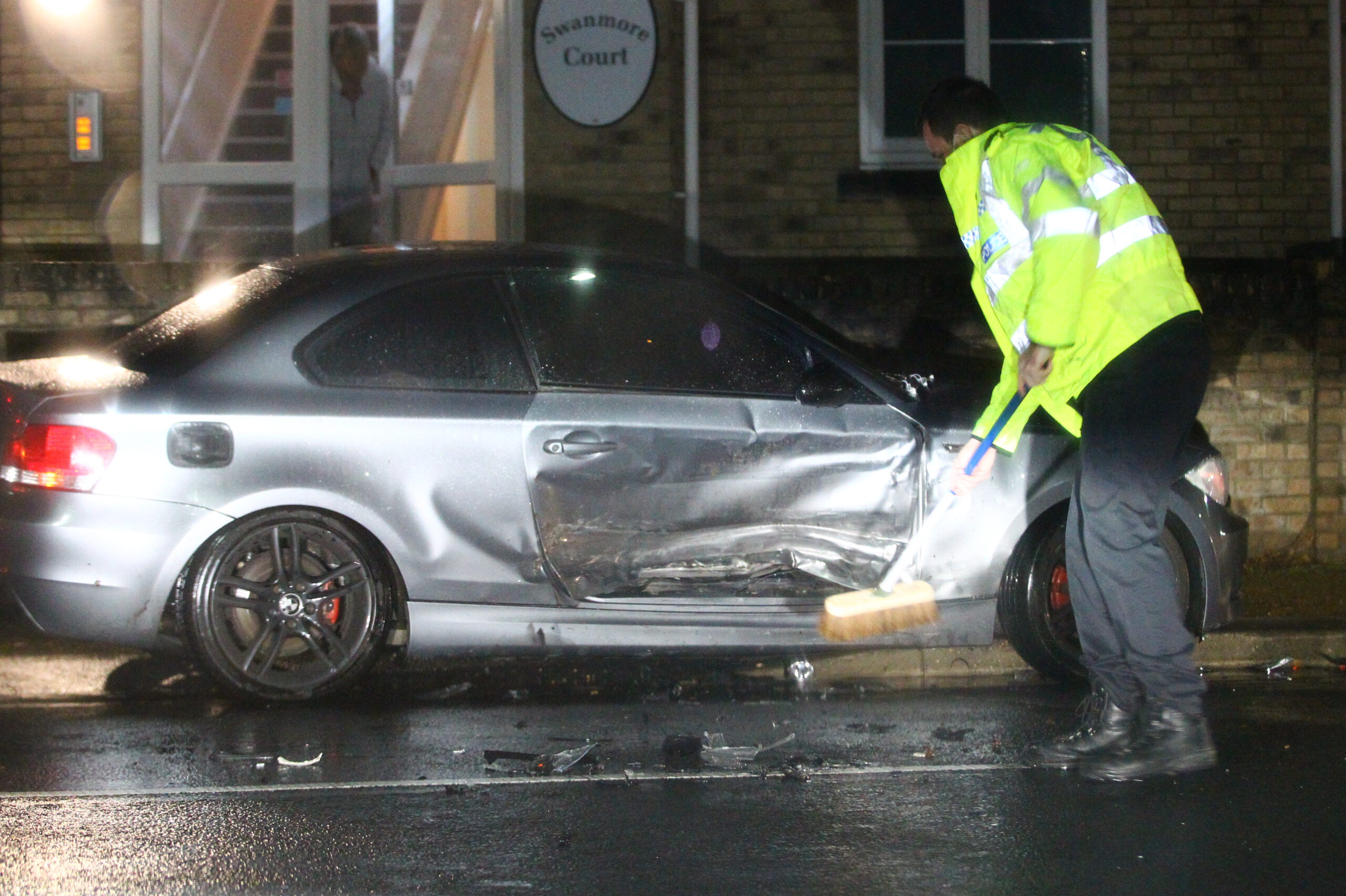 2 CARS COLLIDE IN ADVERSE CONDITIONS IN RYDE