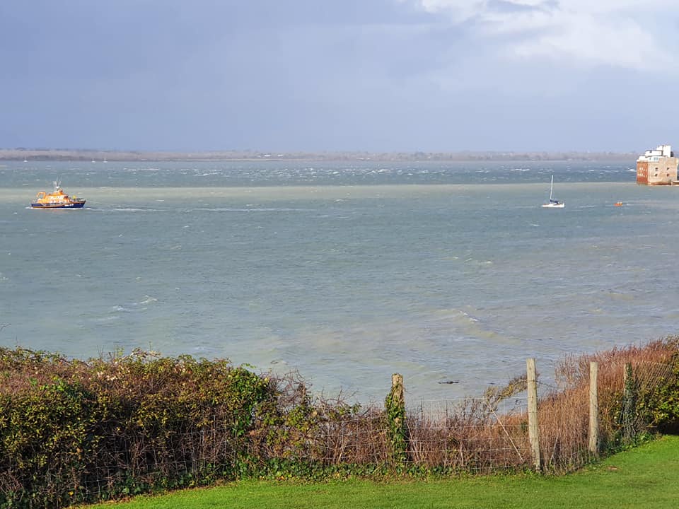 VESSEL WASHED ASHORE AT BRAMBLES CHINE TOWED CLEAR