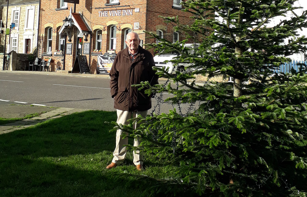 PARISH COUNCIL BRINGS FESTIVE CHEER TO THE VILLAGE OF ST HELENS
