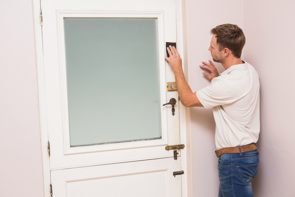HOW TO PAINT A DOOR