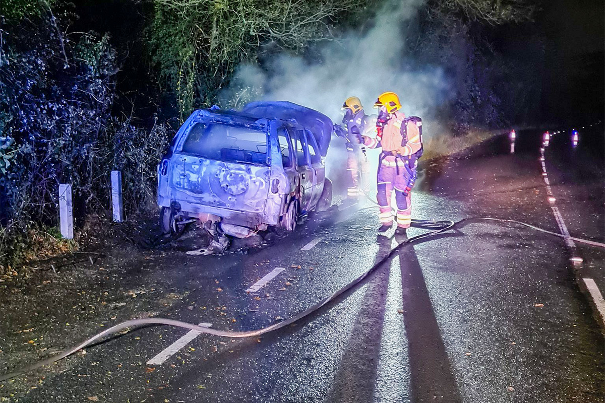 FREELANDER DESTROYED BY FIRE IN WOOTTON
