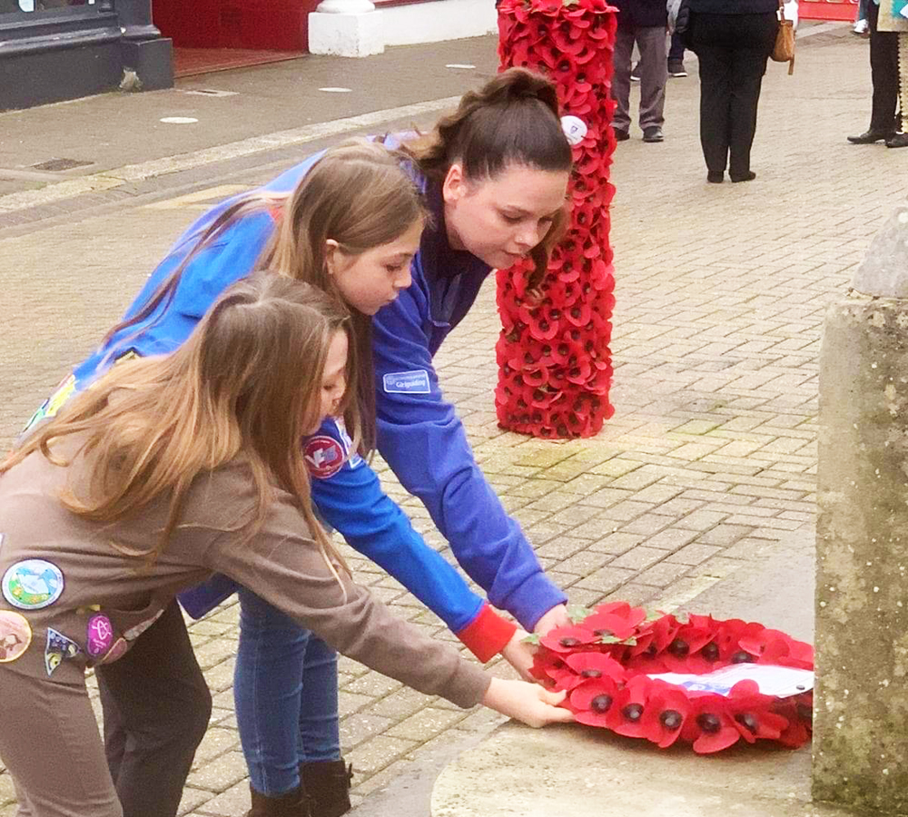 GIRLGUIDING MEMBERS SHOW SUPPORT ON REMEMBERANCE SUNDAY