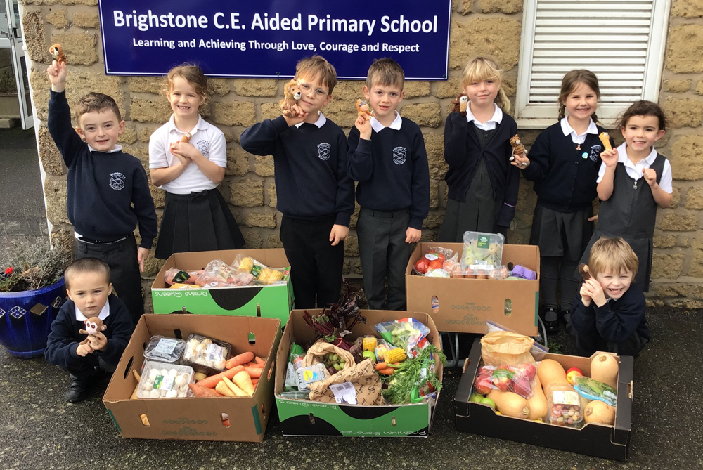 PUPILS SUPPORT ZOO’S ‘VEG PLEDGE’ WITH FESTIVE FOOD COLLECTION