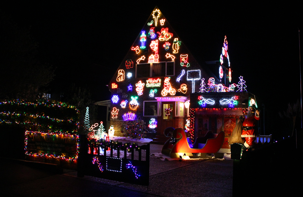 CHRISTMAS LIGHTS SHINE BRIGHT ACROSS THE ISLE OF WIGHT