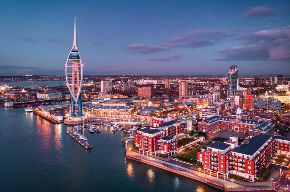 gunwharf-quays-shopping-bags-home-delivery-service-now-available-to