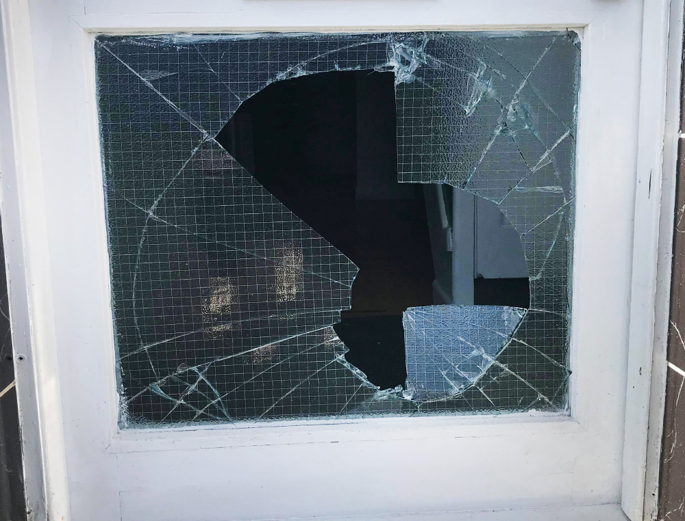 LAKE TAKEAWAY ISSUE WARNING TO LOCAL BUSINESSES AFTER GLASS SMASHED