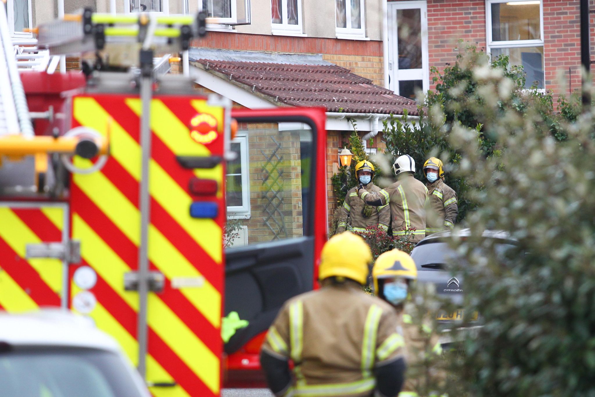 FIREFIGHTERS CALLED TO KITCHEN FIRE IN EAST COWES