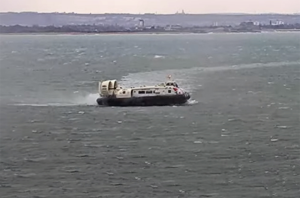WEBCAM CAPTURES HOVERCRAFT APPROACHING RYDE AT 90-DEGREE ANGLE