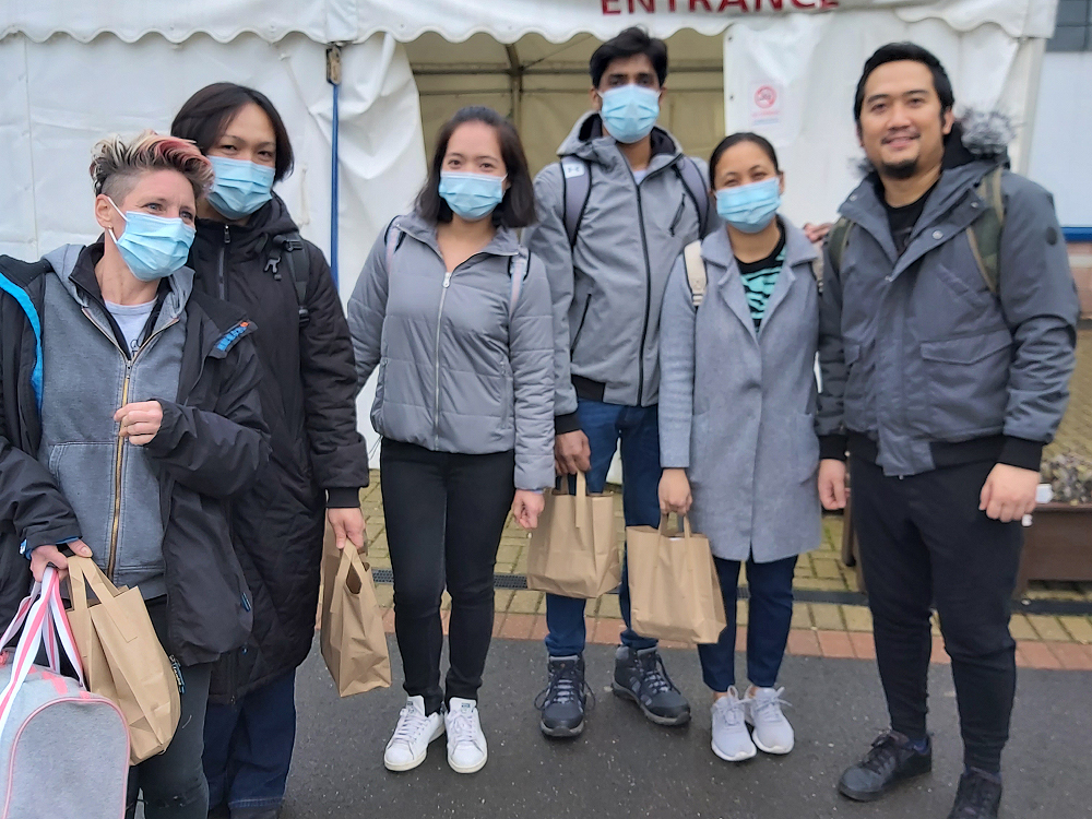 FIRST MEALS HANDED OUT TO NHS WORKERS BY ‘SUPPORT THE FRONTLINE’