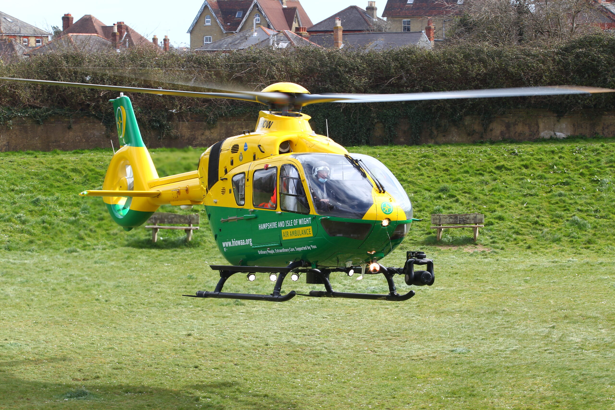 AIR AMBULANCE DOCTORS RESPOND TO EMERGENCY AT COWES PROPERTY