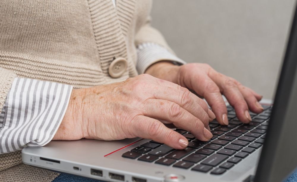 DIGITALLY-EXCLUDED ISLANDERS BEING SUPPORTED TO ACCESS 2021 CENSUS ONLINE