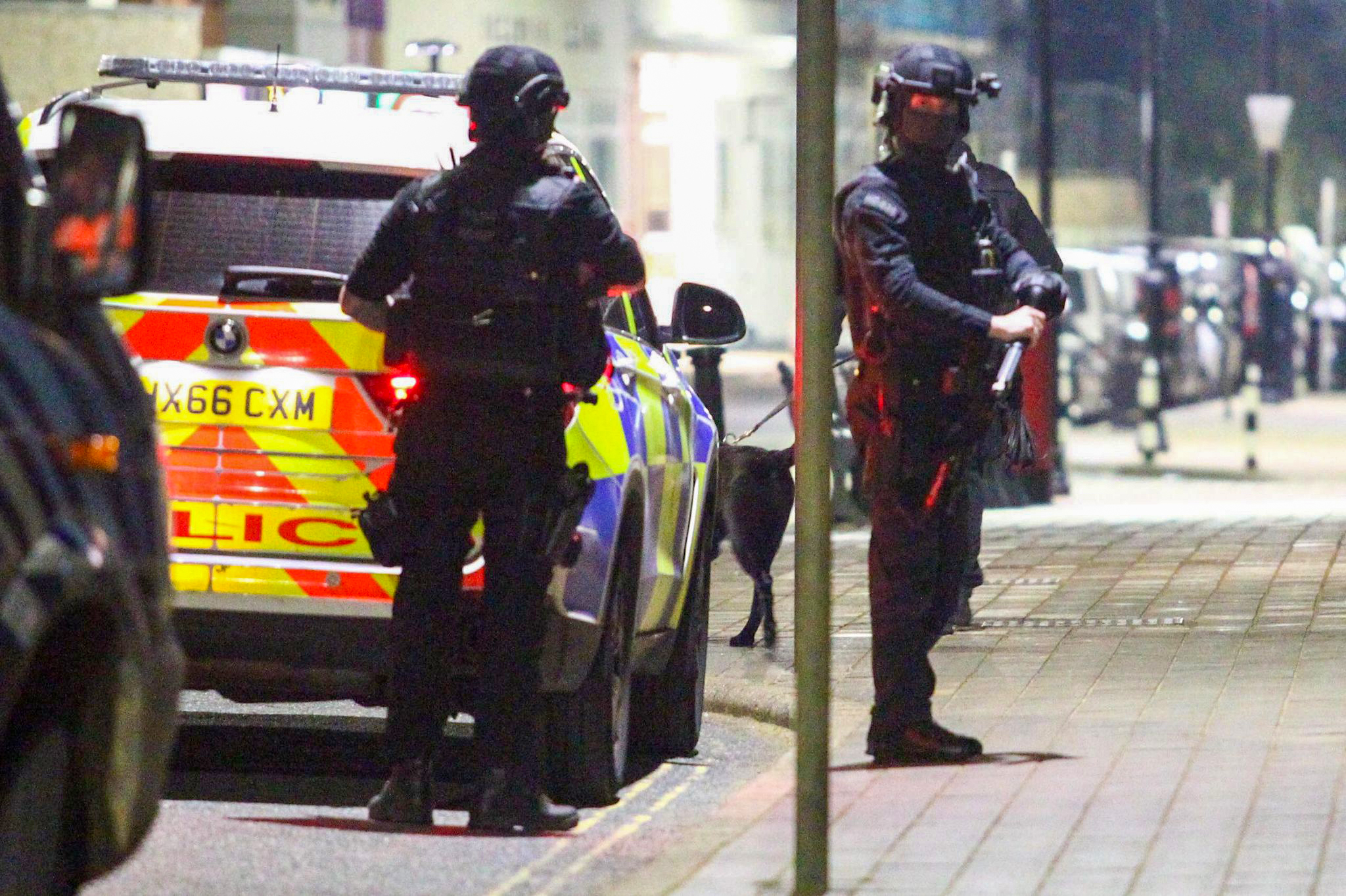 UPDATED: MANHUNT LAUNCHED AS ARMED POLICE DEPLOYED ON THE STREETS OF SANDOWN