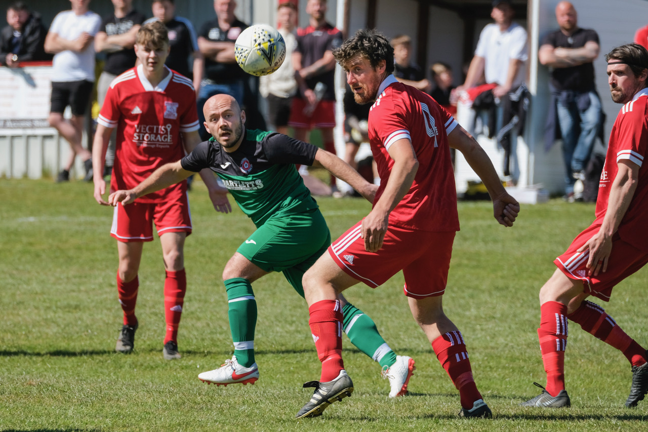 ISLAND LEAGUE TOP SPOT RETAINED BY WHITECROFT & BARTON