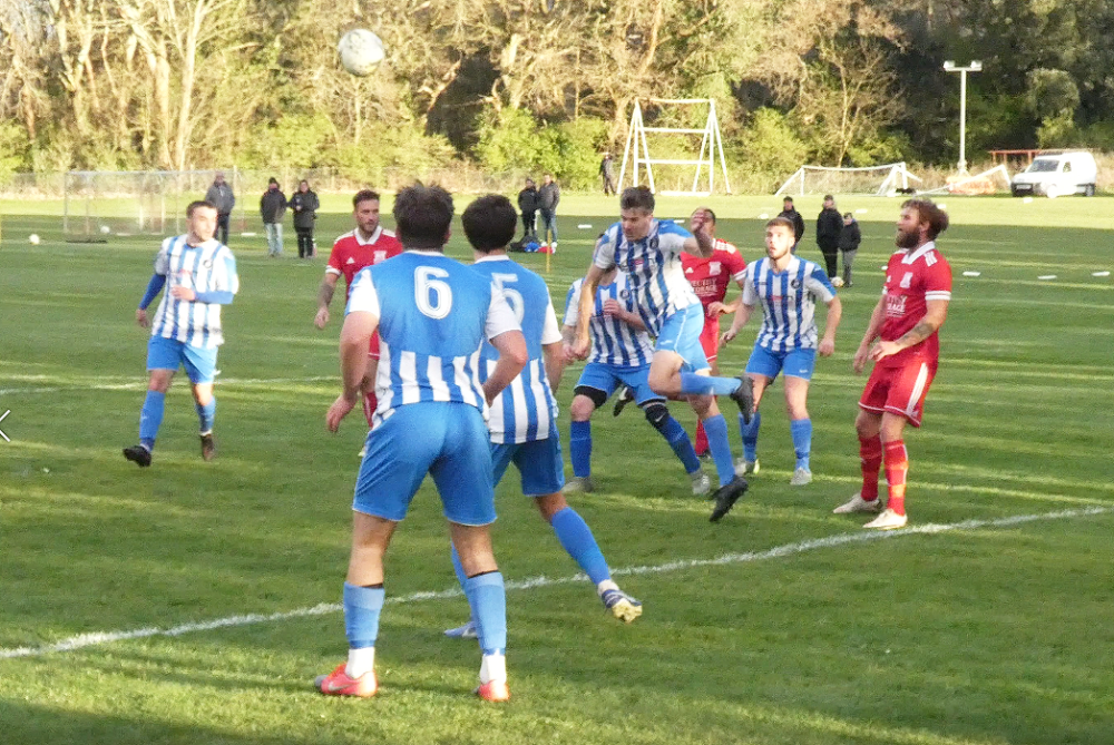 WHITECROFT & BARTON MAINTAIN TITLE CHALLENGE