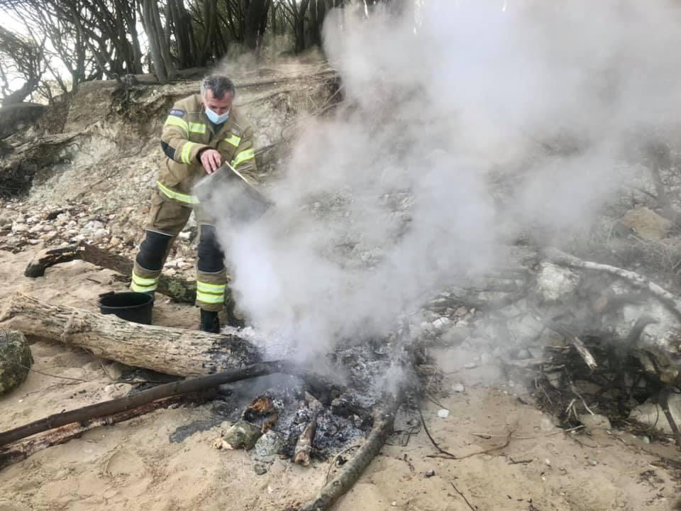 BEACH FIRE AT WEST WIGHT BEAUTY SPOT EXTINGUISHED