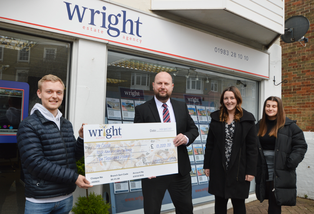 £10,000 WINNER ANNOUNCED AS WRIGHT ESTATE AGENCY CELEBRATES 30 YEARS OF EXCELLENCE