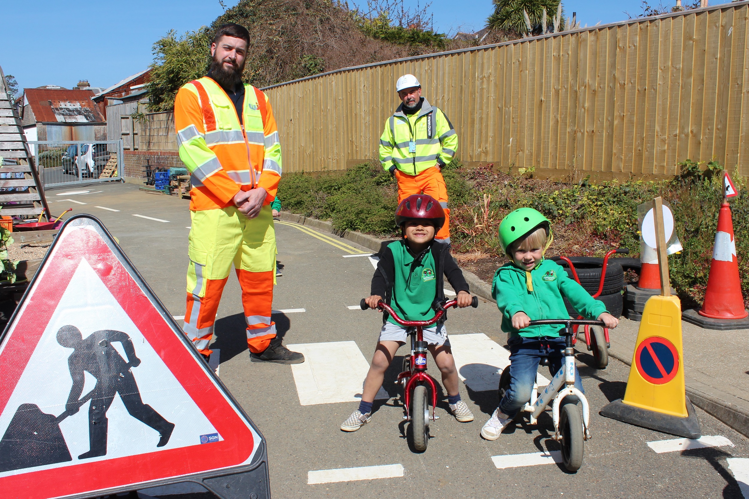 NETTLESTONE STUDENTS CELEBRATE NEW PLAYGROUND PAINTWORK THANKS TO ISLAND ROADS