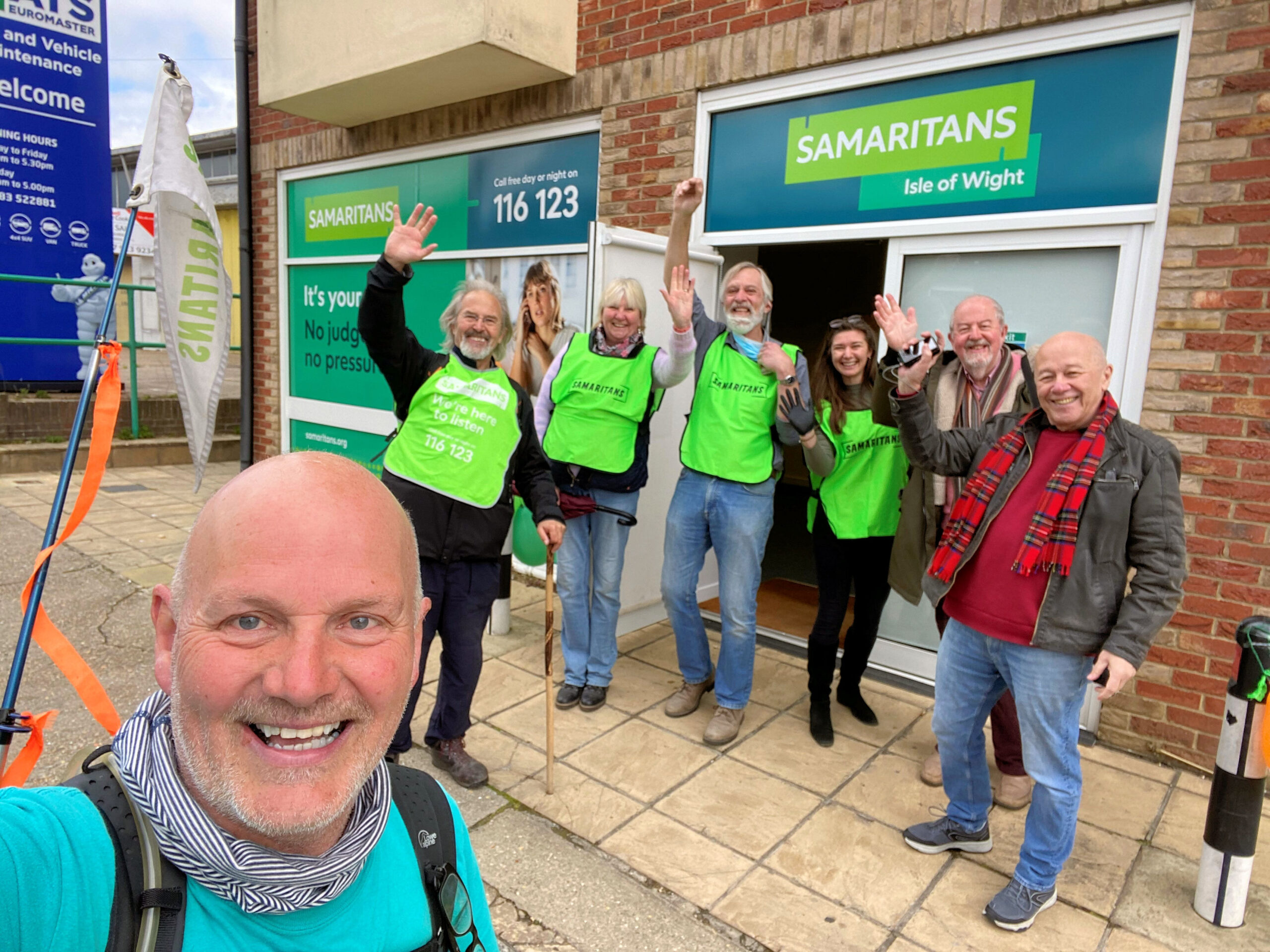 ISLAND SAMARITANS WELCOME VISITOR AS MAINLAND VOLUNTEER WALKS TO OVER 