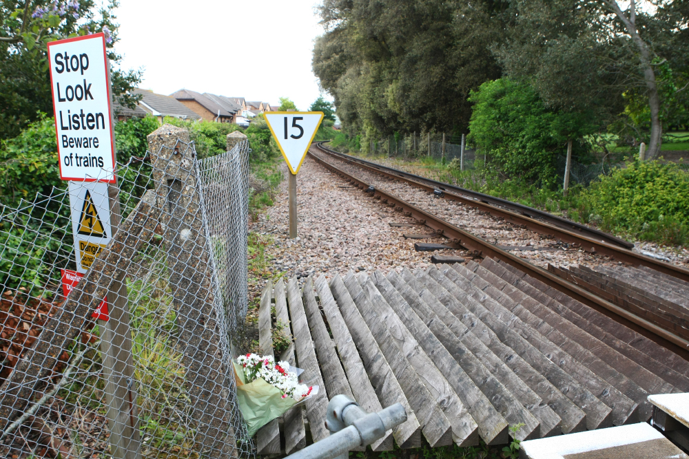 MAN TRAGICALLY KILLED BY TRAIN IN LAKE WAS WEARING HEADPHONES