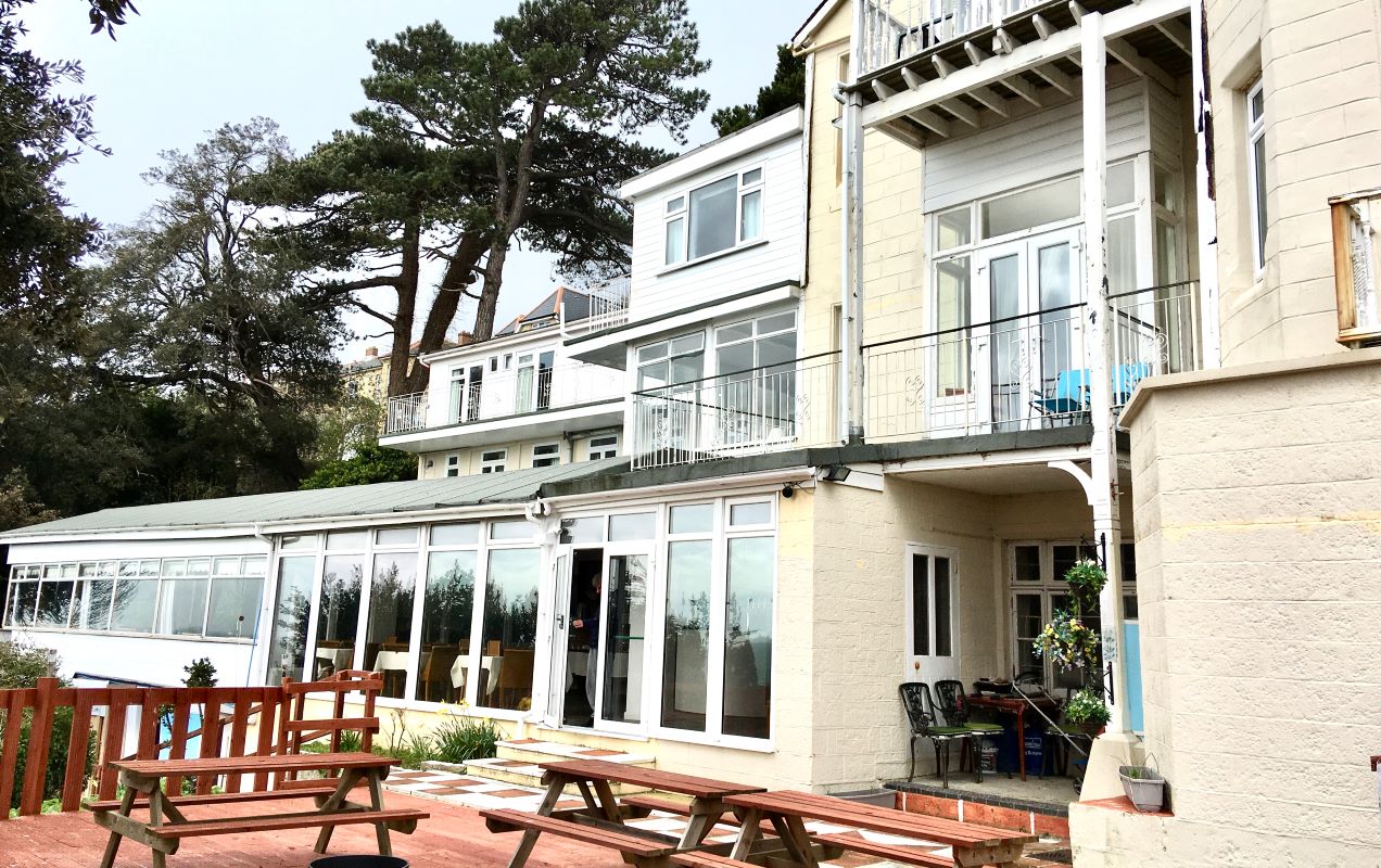 ONE OF VENTNOR’S OLDEST HOTELS TO GO UNDER THE HAMMER