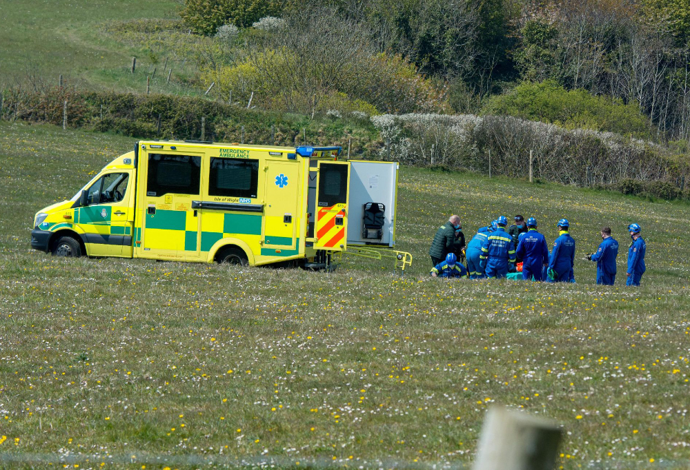 PARAMEDICS CALL IN THE COASTGUARD TO HELP INJURED INDIVIDUAL ON ST CATHERINE’S DOWN