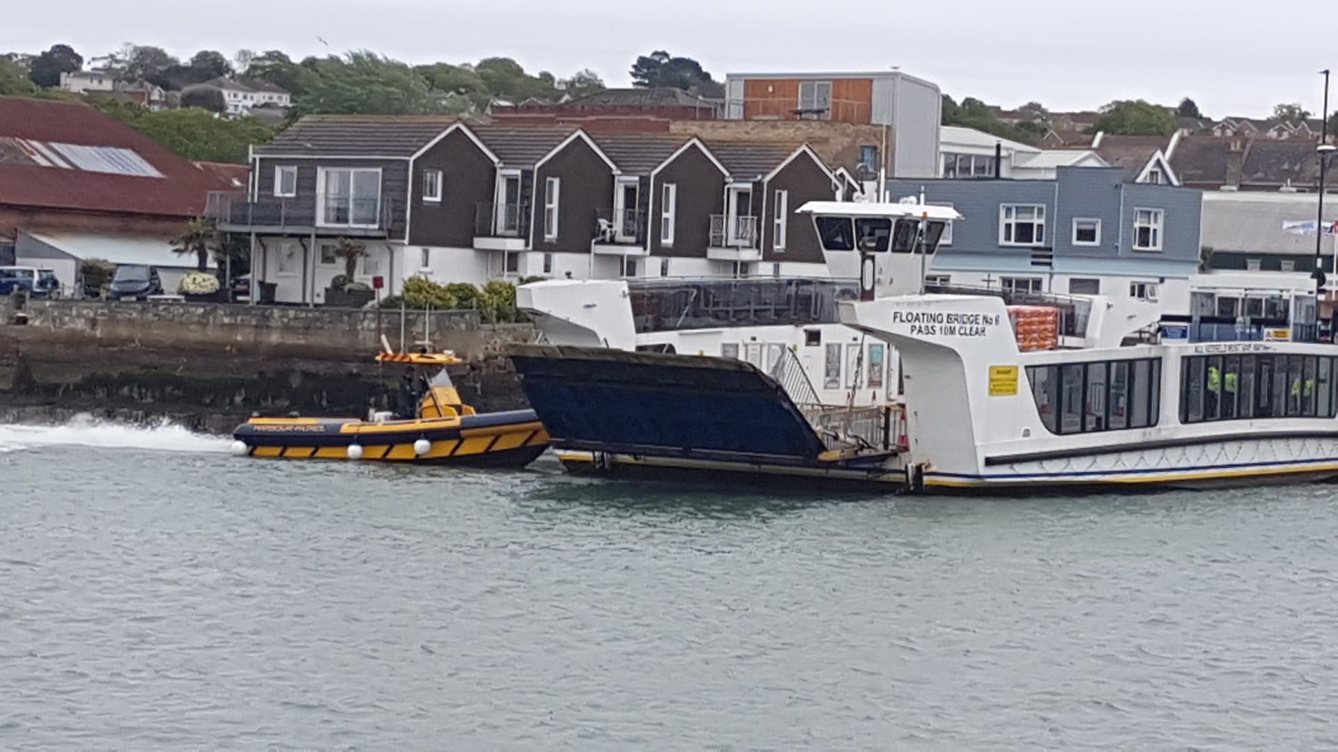 FLOATING BRIDGE SUSPENDED ONCE AGAIN AFTER WEEK OF DISRUPTION