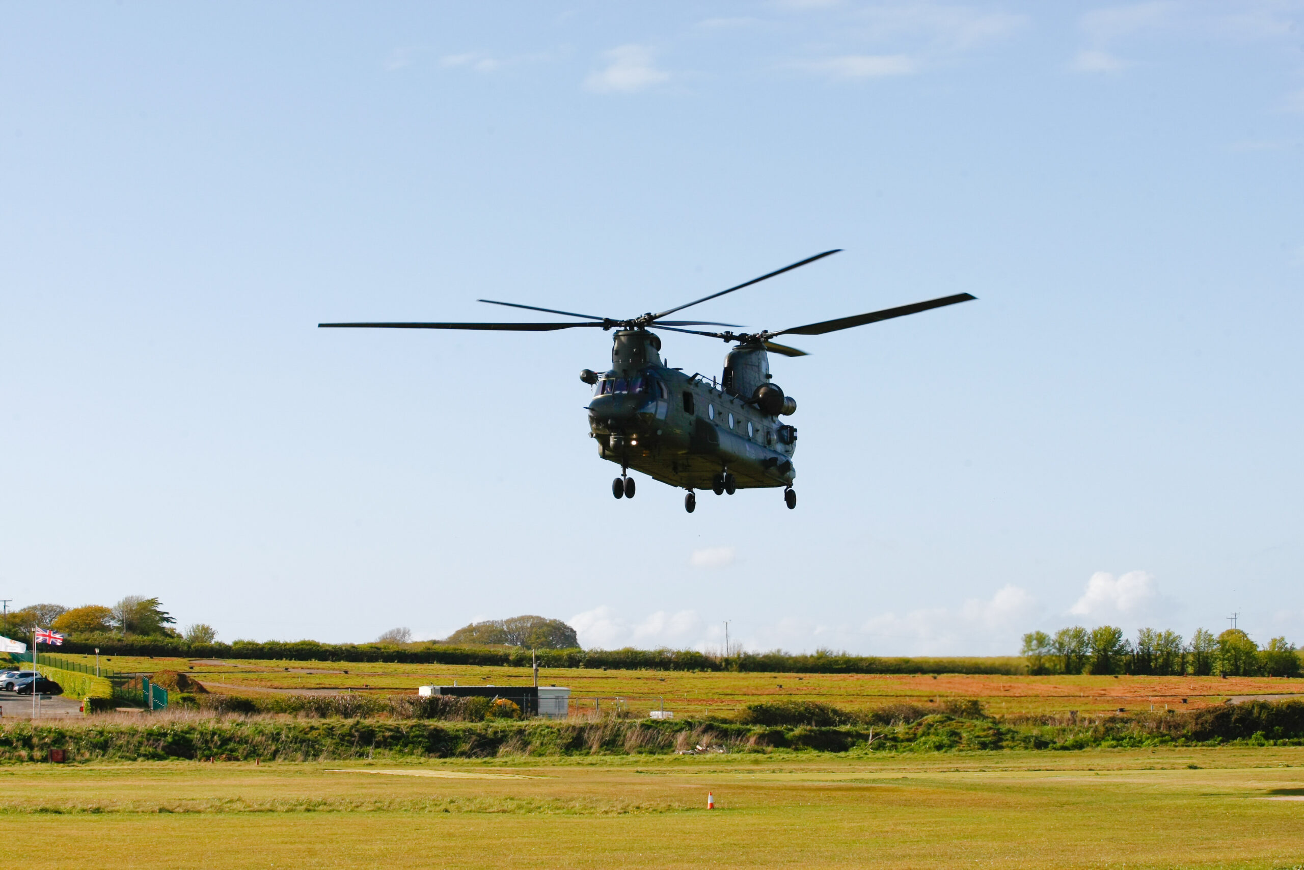 SANDOWN AIRPORT HOSTS CHINOOK AS PART OF RAF TRAINING EXERCISE