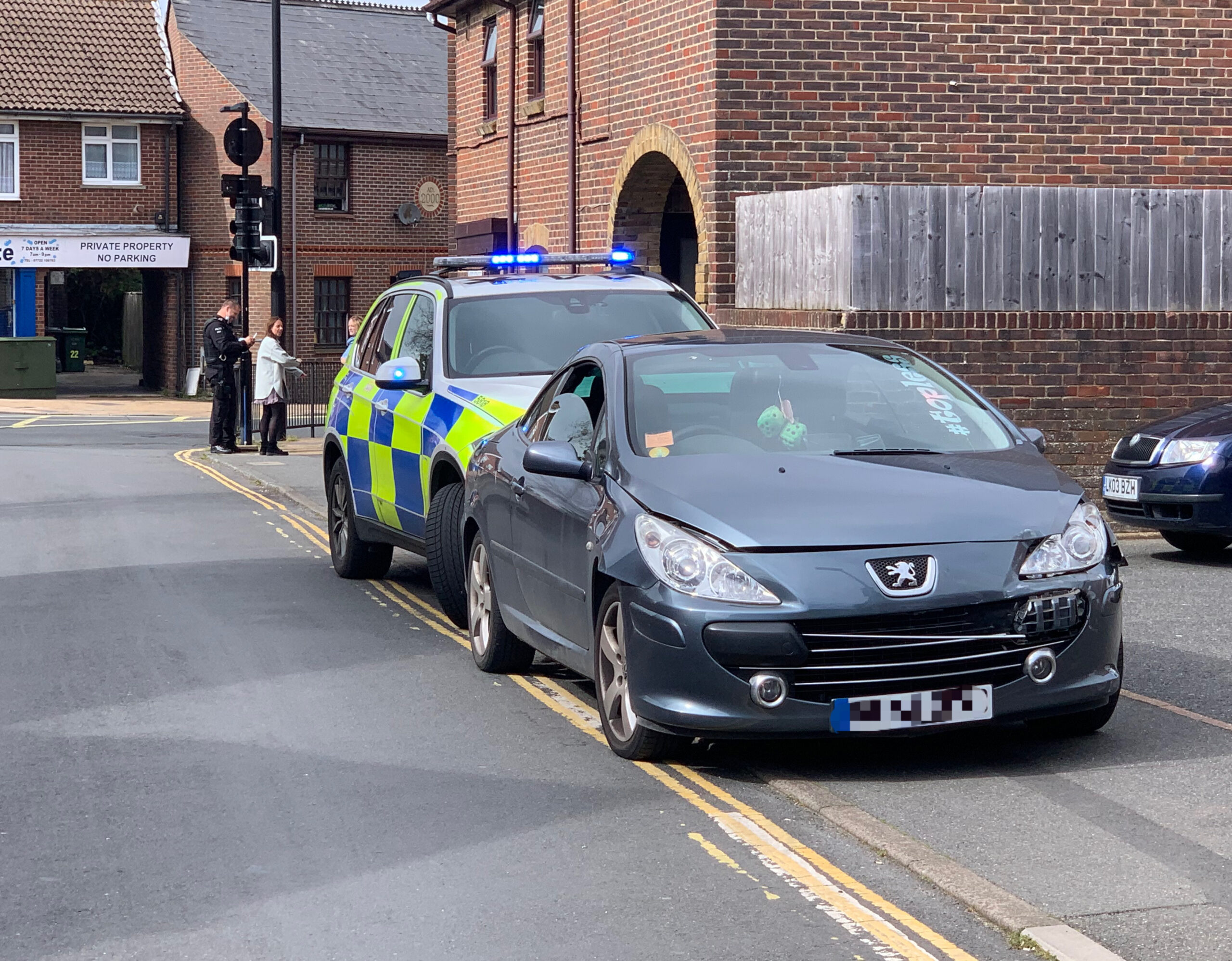 AIRBAGS DEPLOYED IN 2 CAR SHUNT IN NEWPORT