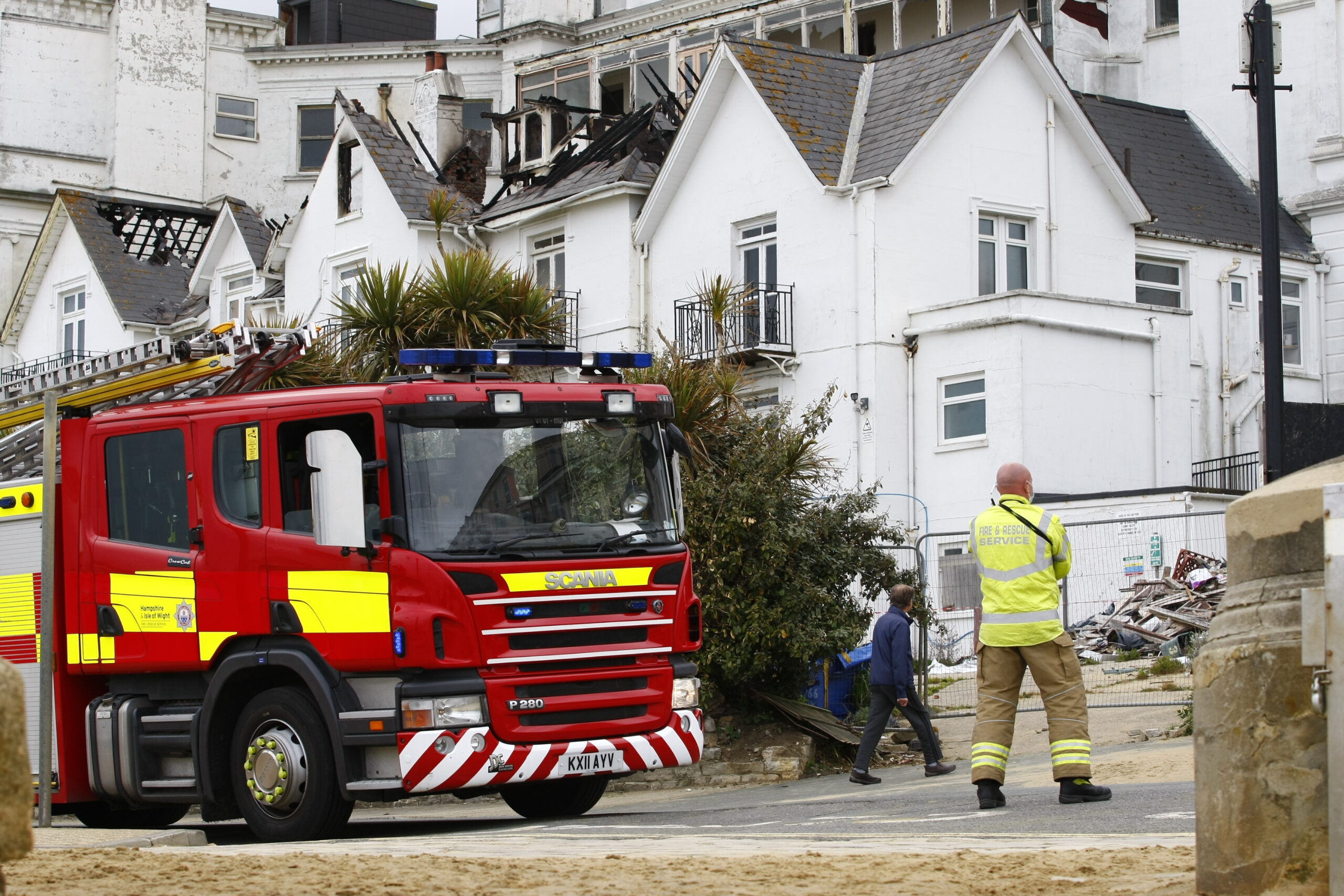 FIREFIGHTERS RETURN TO SCENE OF DEVASTATING HOTEL BLAZE IN SANDOWN