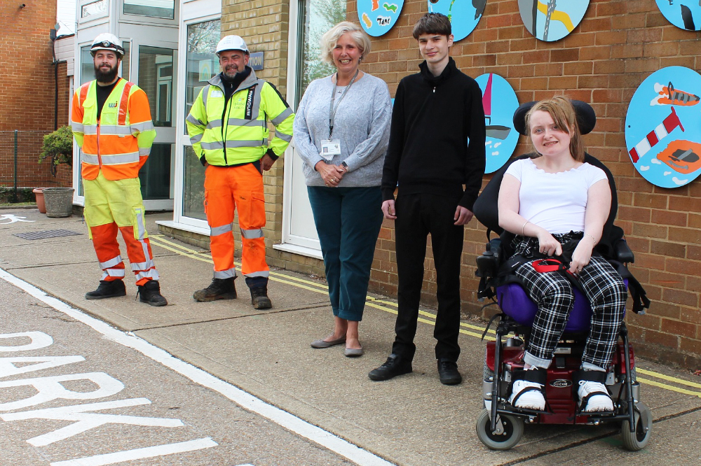 SCHOOL ENTRANCE IMPROVED THANKS TO VOLUNTEERING SCHEME
