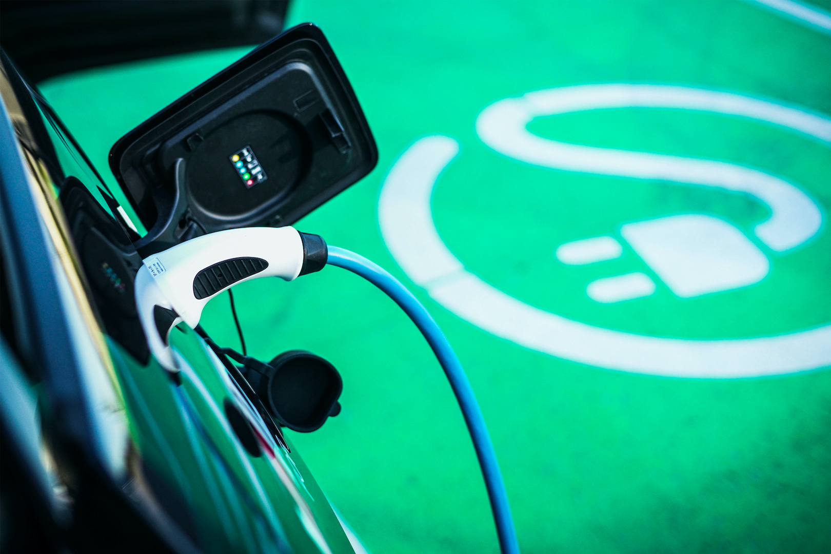 OVER £125,000 IN GRANTS HANDED OUT TO ISLAND RESIDENTS FOR ELECTRIC VEHICLE CHARGING
