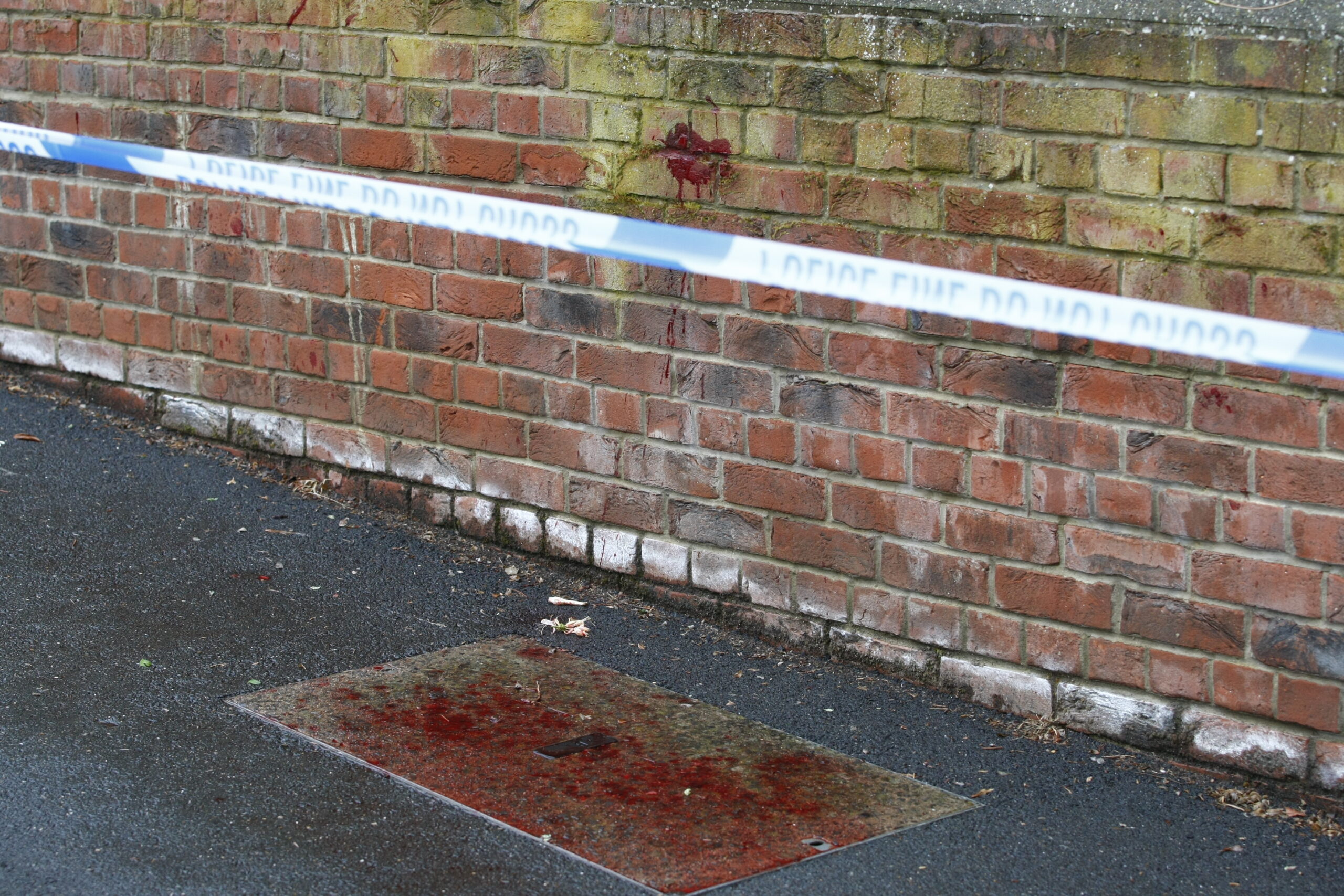 MAN SUSTAINS HEAD INJURIES IN COWES BOTTLE ATTACK