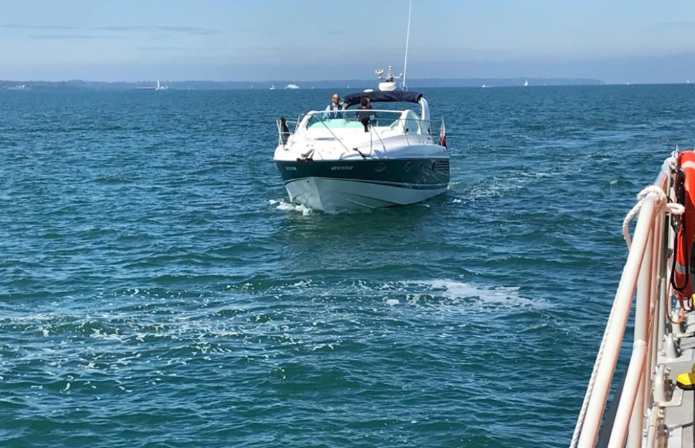 BEMBRIDGE LIFEBOAT LAUNCHED TO MOTOR CRUISER WITH REPORTED ENGINE FIRE
