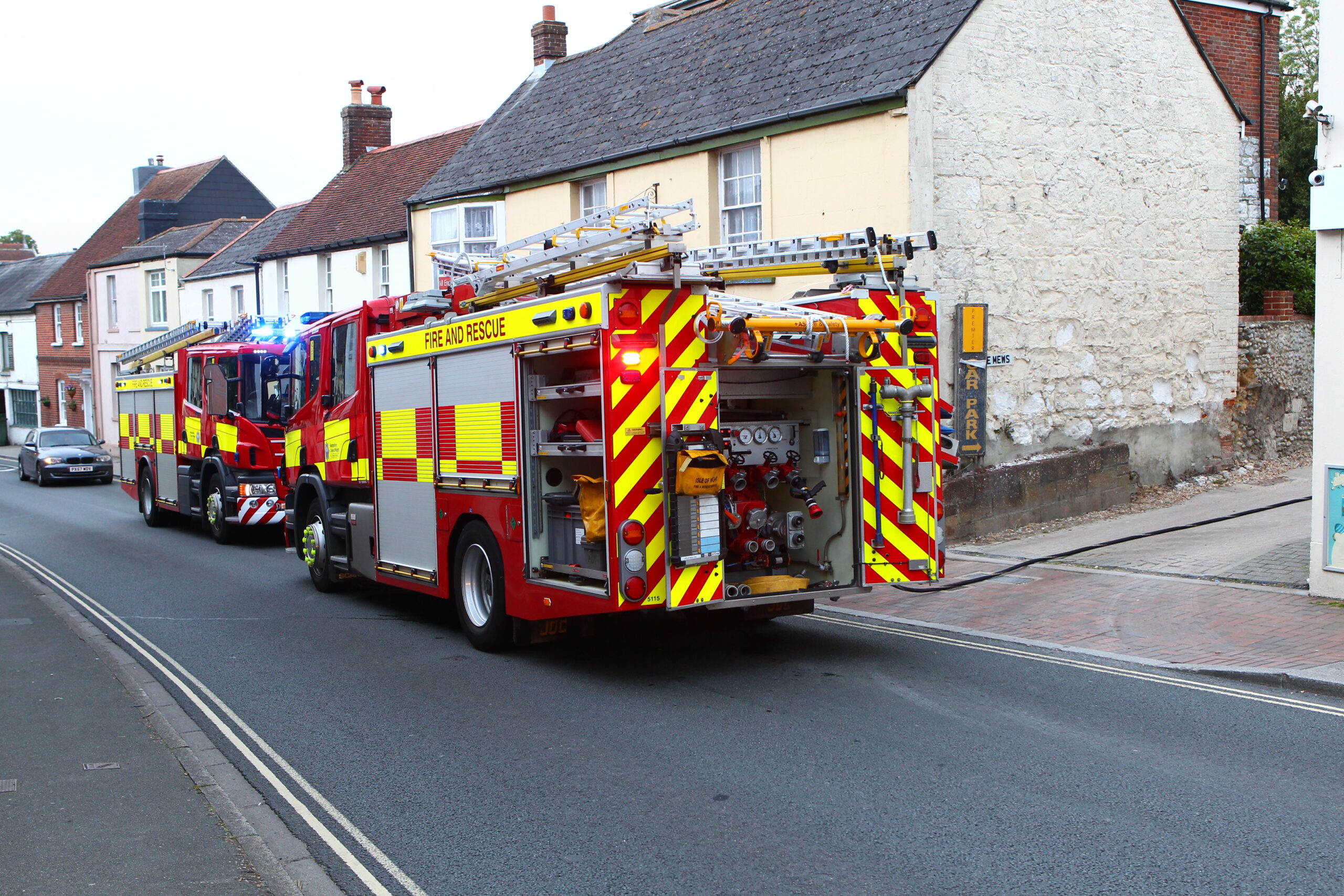 UPDATED: FIREFIGHTERS CALLED OUT TO KITCHEN FIRE IN BRADING