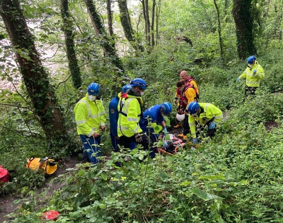WOMAN WITH BROKEN ANKLE PROMPTS COASTGUARD AND LIFEBOAT CALLOUT NEAR ST HELENS