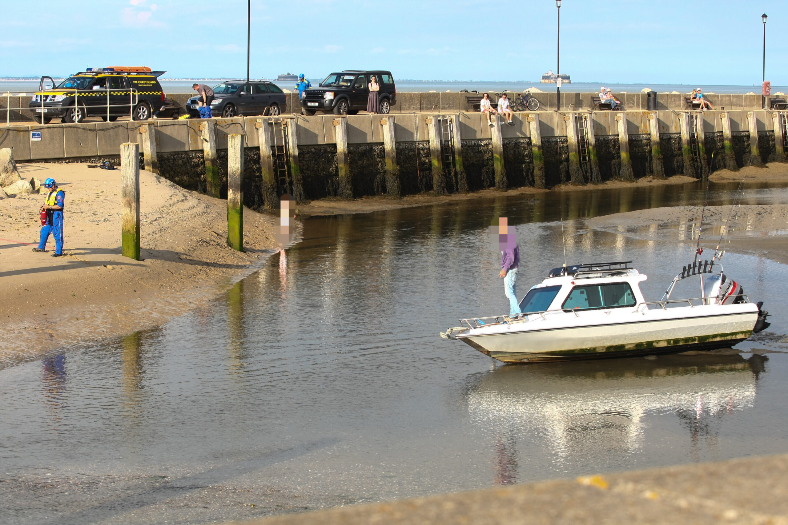 HIGH AND DRY! COASTGUARDS ASSIST SKIPPER CAUGHT OUT BY THE TIDE