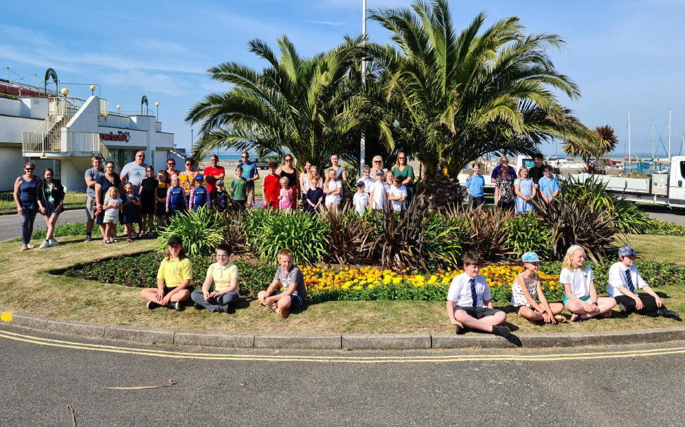LOCAL SCHOOL CHILDREN DESIGN PLANTING FOR RYDE’S SEAFRONT FLOWER BEDS