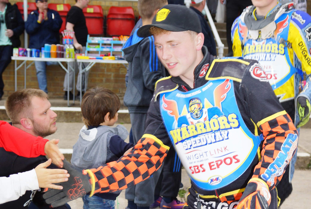 WIGHTLINK WARRIORS BOSS BRINGS IN ESSEX’S ALEX SPOONER