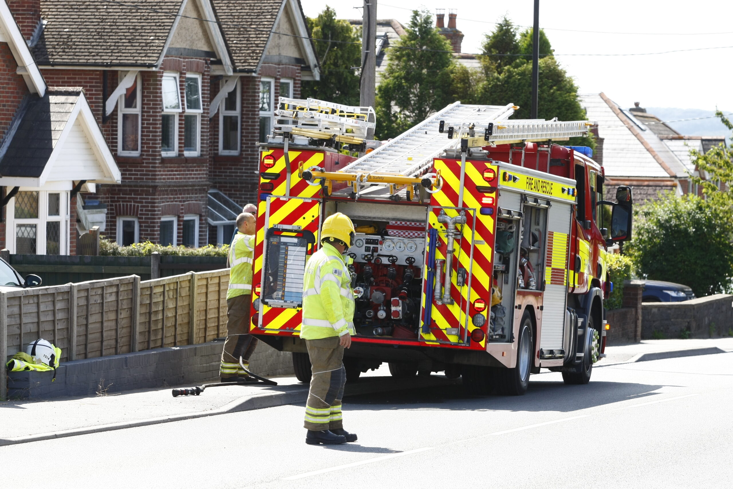 FIRE CREWS CALLED TO GAS INCIDENT AT LUSHINGTON HILL