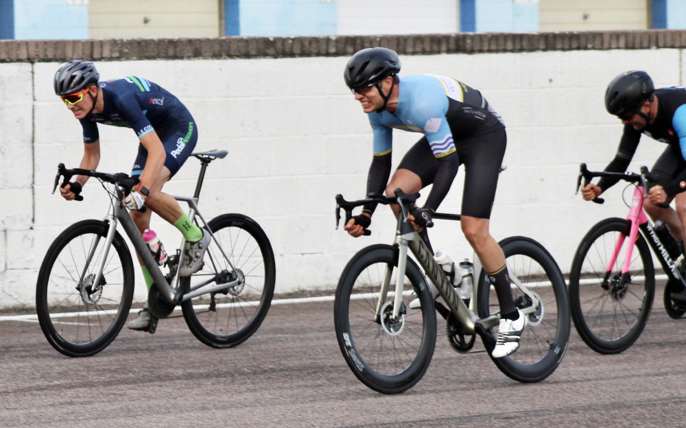 VEAL SECURES 2ND PLACE AT THRUXTON IN A GOOD WEEK FOR LOCAL RACE TEAM