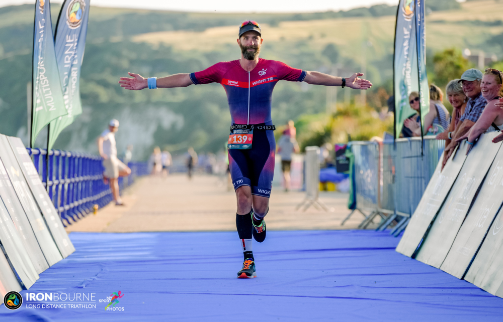 WIGHT TRI MEMBERS BATTLE ON IN 30 DEGREE HEAT AT EASTBOURNE IRONMAN