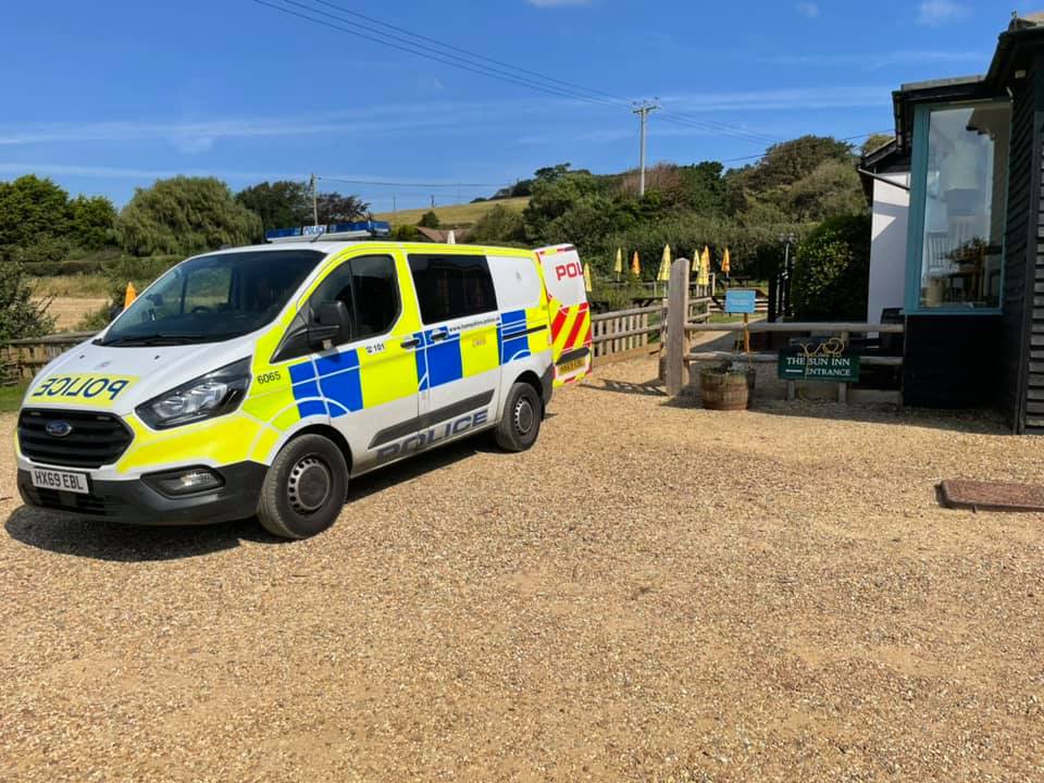THIEVES ARMED WITH AXE STEAL SAFE FROM HULVERSTONE PUB