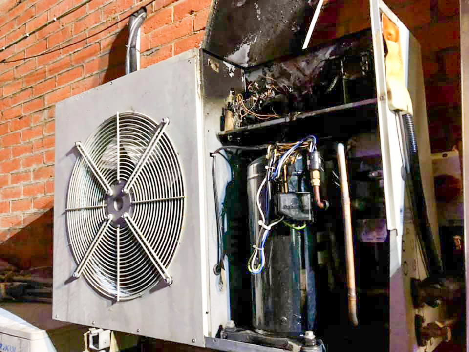 QUICK-THINKING SHOP EMPLOYEES PREVENT REFRIGERATOR UNIT FIRE FROM SPREADING