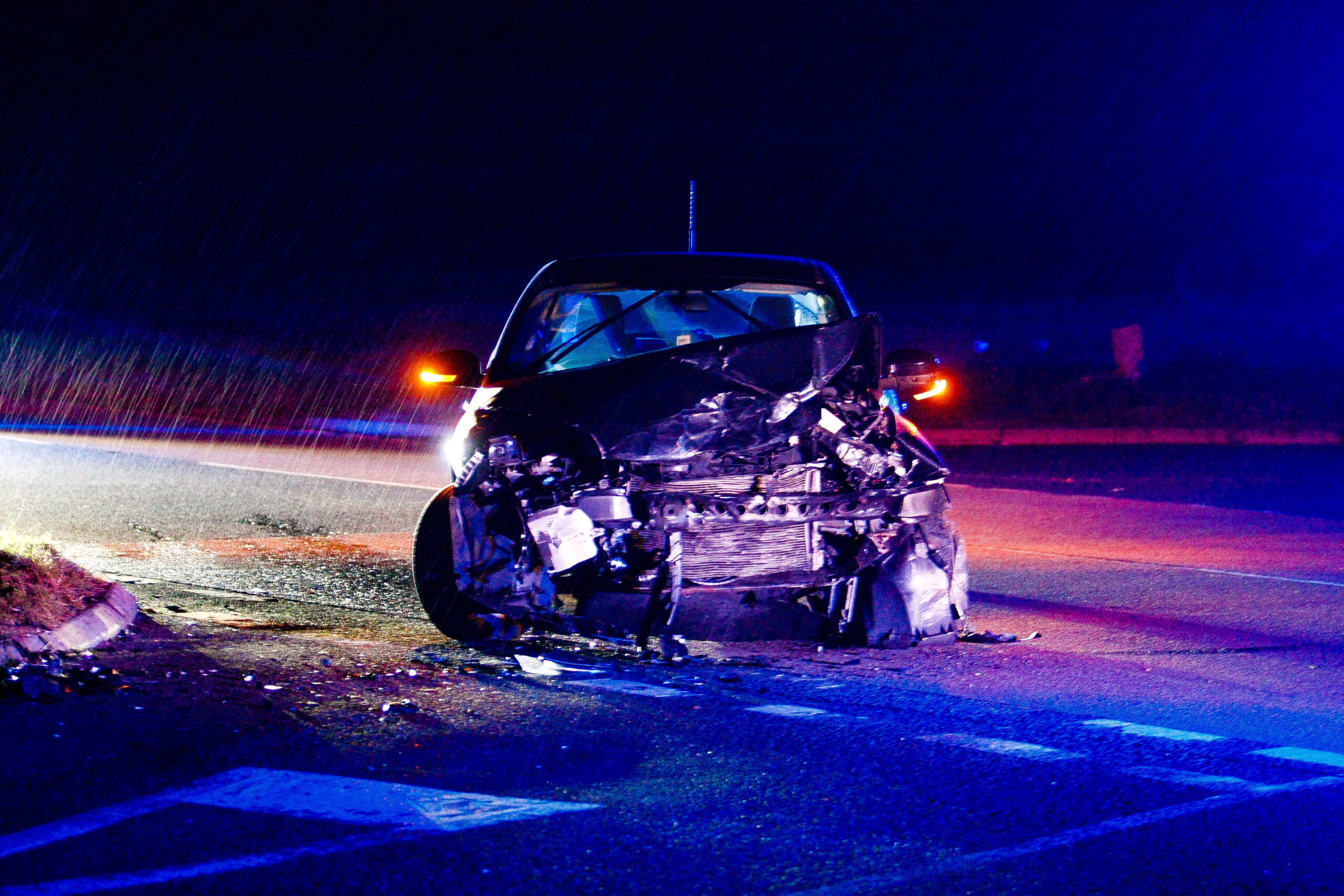2 INJURED AS VEHICLES SUSTAIN SIGNIFICANT DAMAGE IN BRANSTONE CROSS COLLISION